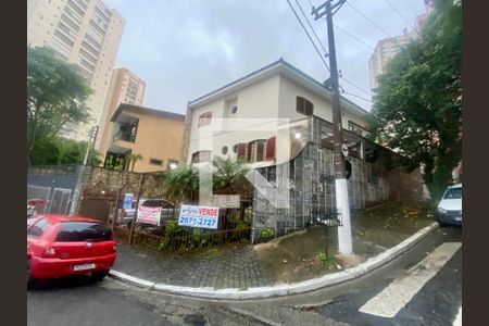 Casa à venda com 364m², 4 quartos e 6 vagasFachada