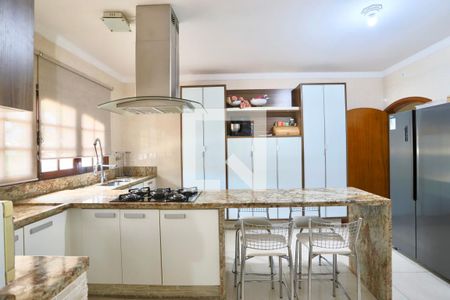 Casa à venda com 364m², 4 quartos e 6 vagasCozinha