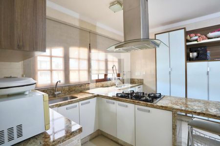 Casa à venda com 364m², 4 quartos e 6 vagasCozinha