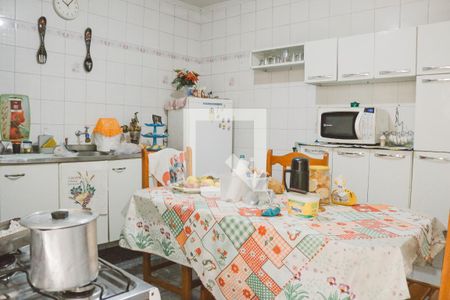 Casa à venda com 112m², 3 quartos e 2 vagas Casa à venda com 112m², 3 quartos e 2 vagasCozinha