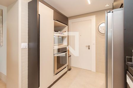 Apartamento à venda com 210m², 3 quartos e 3 vagas Apartamento à venda com 210m², 3 quartos e 3 vagasCozinha