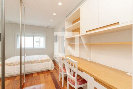 Apartamento à venda com 210m², 3 quartos e 3 vagas Apartamento à venda com 210m², 3 quartos e 3 vagasSuíte 2