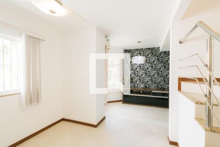 Sala de casa de condomínio para alugar com 3 quartos, 146m² em Freguesia, Rio de Janeiro