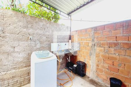 Casa à venda com 65m², 2 quartos e 1 vaga Casa à venda com 65m², 2 quartos e 1 vagaÁrea de Serviço