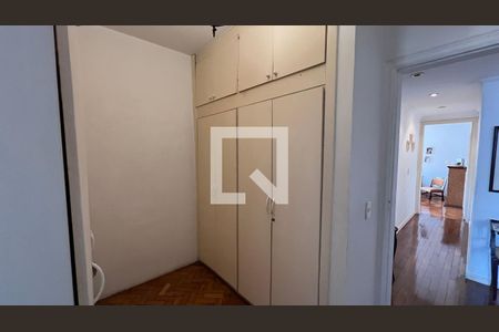 Closet do quarto  de apartamento à venda com 2 quartos, 108m² em Jardim Paulista, São Paulo