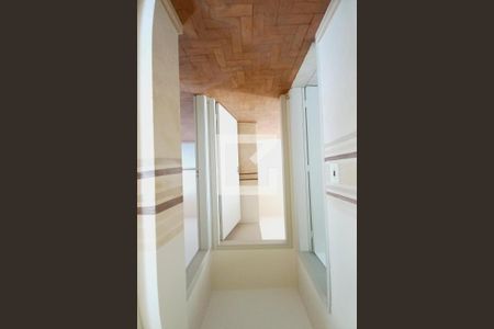 Corredor  de apartamento à venda com 2 quartos, 68m² em Vila Nova, Campinas
