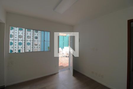 Sala de casa para alugar com 1 quarto, 35m² em Jardim Satelite, São Paulo