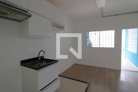Cozinha de casa para alugar com 1 quarto, 34m² em Jardim Satelite, São Paulo