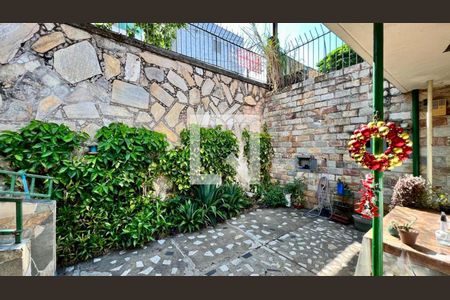 Casa à venda com 295m², 4 quartos e 2 vagasJardim