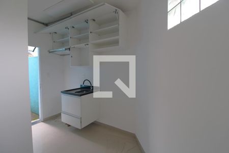 Cozinha de casa para alugar com 1 quarto, 29m² em Jardim Satelite, São Paulo