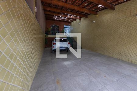 Casa à venda com 250m², 3 quartos e 3 vagasGaragem