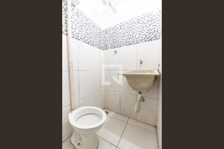 Banheiro de kitnet/studio para alugar com 1 quarto, 16m² em Limão, São Paulo