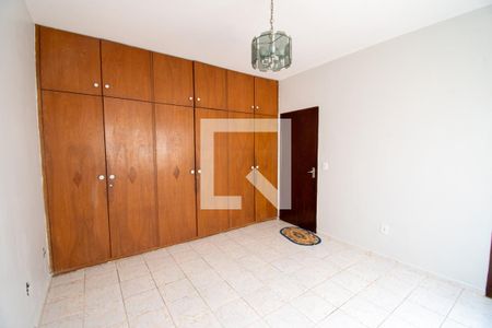 Quarto 1 de casa para alugar com 5 quartos, 353m² em Qnf 4, Brasília