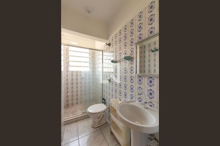 Banheiro de apartamento à venda com 2 quartos, 52m² em Jardim São Pedro, Porto Alegre