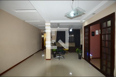 Sala de casa para alugar com 4 quartos, 450m² em Vila Valqueire, Rio de Janeiro