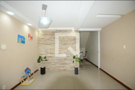 Sala de casa para alugar com 4 quartos, 450m² em Vila Valqueire, Rio de Janeiro