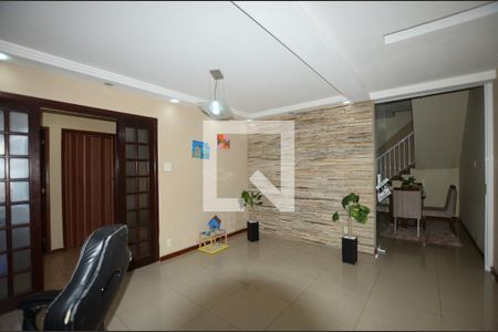 Sala de casa para alugar com 4 quartos, 450m² em Vila Valqueire, Rio de Janeiro