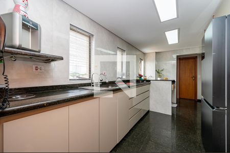 Apartamento à venda com 170m², 3 quartos e 2 vagasCozinha