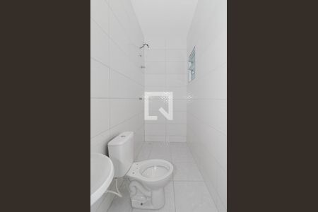 Banheiro de casa para alugar com 1 quarto, 30m² em Vila Constança, São Paulo