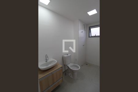 Banheiro de kitnet/studio para alugar com 1 quarto, 31m² em Moema, São Paulo