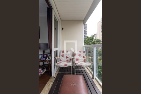 Apartamento para alugar com 110m², 3 quartos e 1 vaga Apartamento para alugar com 110m², 3 quartos e 1 vagaVaranda