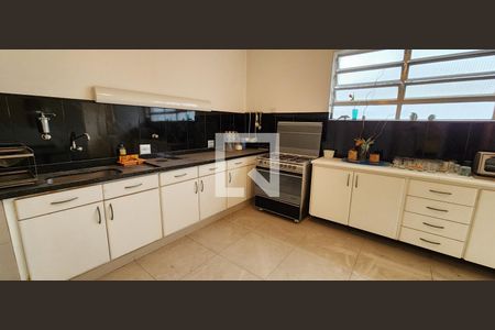 Apartamento para alugar com 190m², 4 quartos e 1 vaga Apartamento para alugar com 190m², 4 quartos e 1 vagaCozinha - Armários