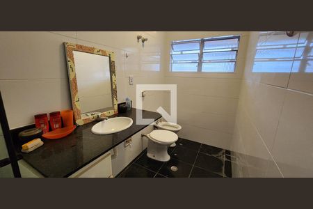 Apartamento para alugar com 190m², 4 quartos e 1 vaga Apartamento para alugar com 190m², 4 quartos e 1 vagaBanheiro da Suíte