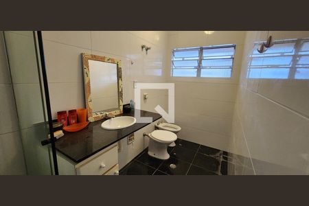 Apartamento para alugar com 190m², 4 quartos e 1 vaga Apartamento para alugar com 190m², 4 quartos e 1 vagaBanheiro da Suíte