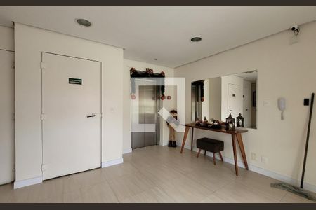 Apartamento à venda com 70m², 3 quartos e 2 vagas Apartamento à venda com 70m², 3 quartos e 2 vagasHall de entrada