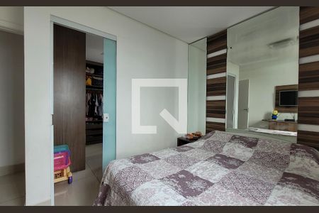 Quarto de apartamento à venda com 3 quartos, 70m² em Vila Curuçá, Santo André