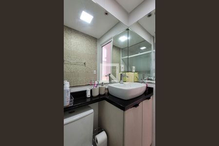 Apartamento à venda com 70m², 3 quartos e 2 vagas Apartamento à venda com 70m², 3 quartos e 2 vagasBanheiro 2