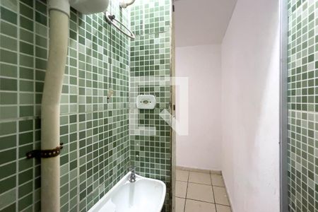 Banheiro de kitnet/studio para alugar com 1 quarto, 22m² em Cambuci, São Paulo