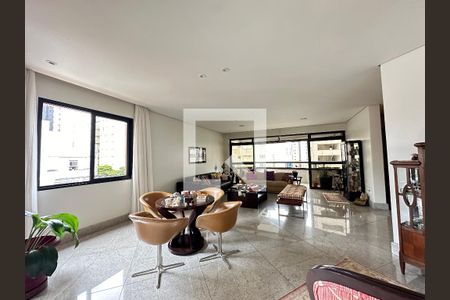 Sala de apartamento à venda com 4 quartos, 210m² em Funcionários, Belo Horizonte
