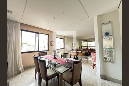 Sala de apartamento à venda com 4 quartos, 210m² em Funcionários, Belo Horizonte