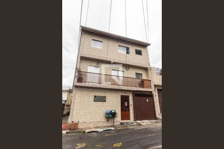 Casa para alugar com 80m², 2 quartos e sem vagaFachada