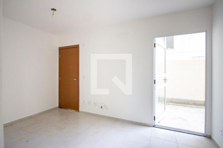 Sala de apartamento para alugar com 2 quartos, 50m² em Vila Lage, São Gonçalo