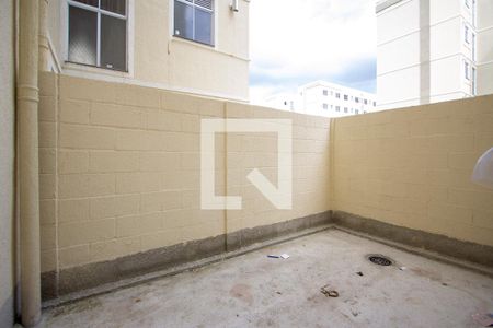 sacada da sala de apartamento para alugar com 2 quartos, 50m² em Vila Lage, São Gonçalo