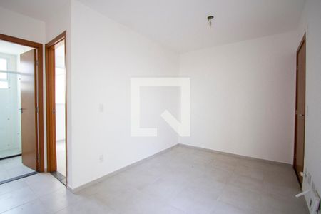 Sala de apartamento para alugar com 2 quartos, 50m² em Vila Lage, São Gonçalo