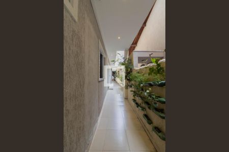 Casa à venda com 290m², 4 quartos e 2 vagas Casa à venda com 290m², 4 quartos e 2 vagasCorredor Lateral
