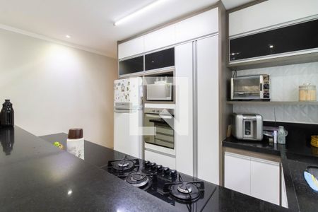 Casa à venda com 290m², 4 quartos e 2 vagas Casa à venda com 290m², 4 quartos e 2 vagasCozinha