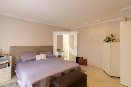 Casa à venda com 290m², 4 quartos e 2 vagas Casa à venda com 290m², 4 quartos e 2 vagasSuíte 1
