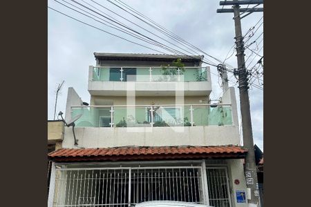 Casa à venda com 290m², 4 quartos e 2 vagas Casa à venda com 290m², 4 quartos e 2 vagasFachada