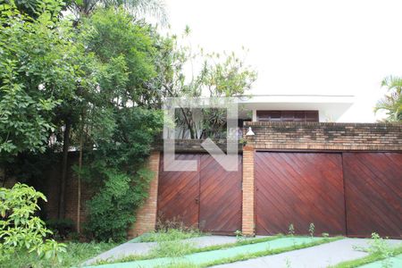 Casa para alugar com 315m², 3 quartos e 3 vagasFachada