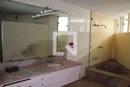 Casa para alugar com 315m², 3 quartos e 3 vagasBanheiro da Suíte