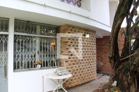 Casa para alugar com 315m², 3 quartos e 3 vagasFachada