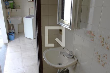 Casa para alugar com 315m², 3 quartos e 3 vagasBanheiro de serviço