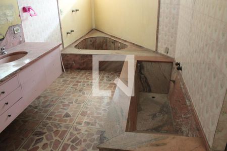 Casa para alugar com 315m², 3 quartos e 3 vagasBanheiro da Suíte