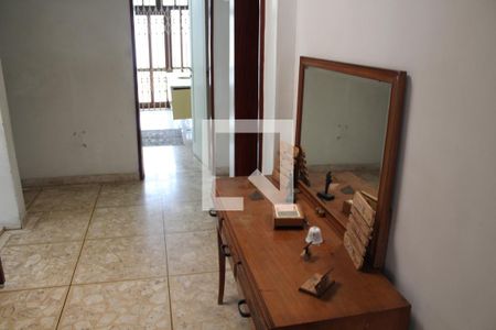 Casa para alugar com 315m², 3 quartos e 3 vagasEspaço entre os quartos