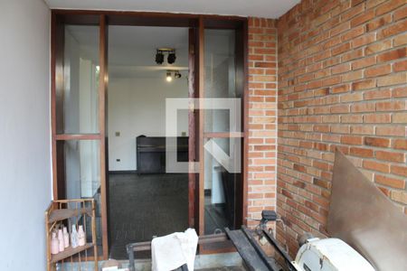 Casa para alugar com 315m², 3 quartos e 3 vagasPorta de entrada