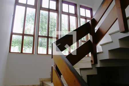 Casa para alugar com 315m², 3 quartos e 3 vagasEscada